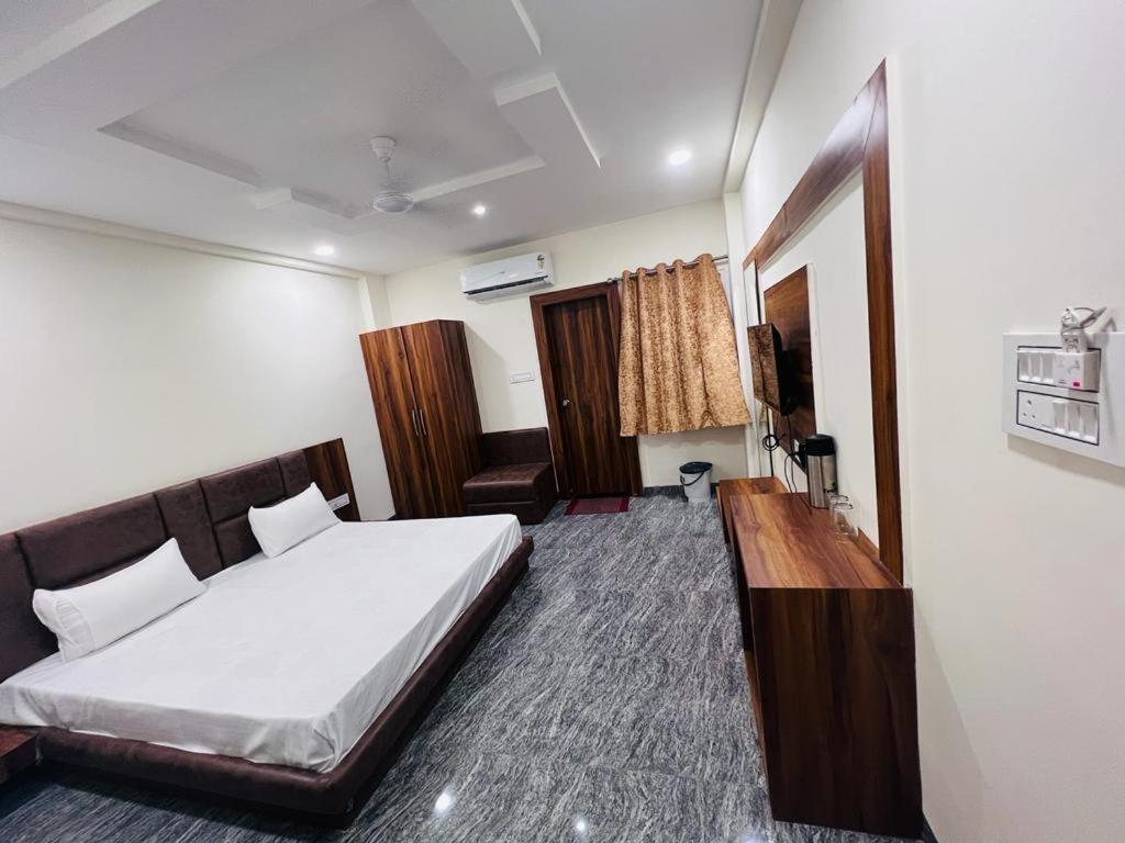 Hotel Anand Ujjain Exterior photo